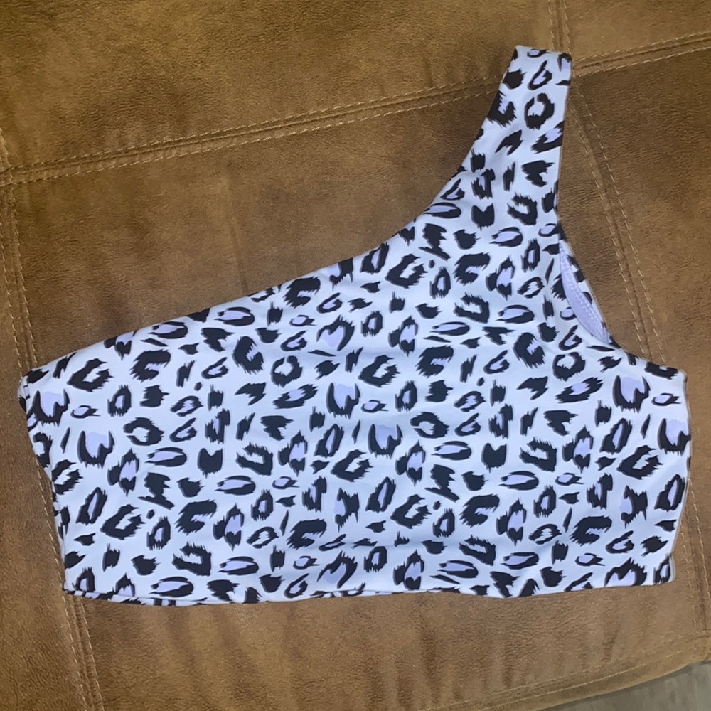 Ryderwear lavender cheetah one shoulder sports bra